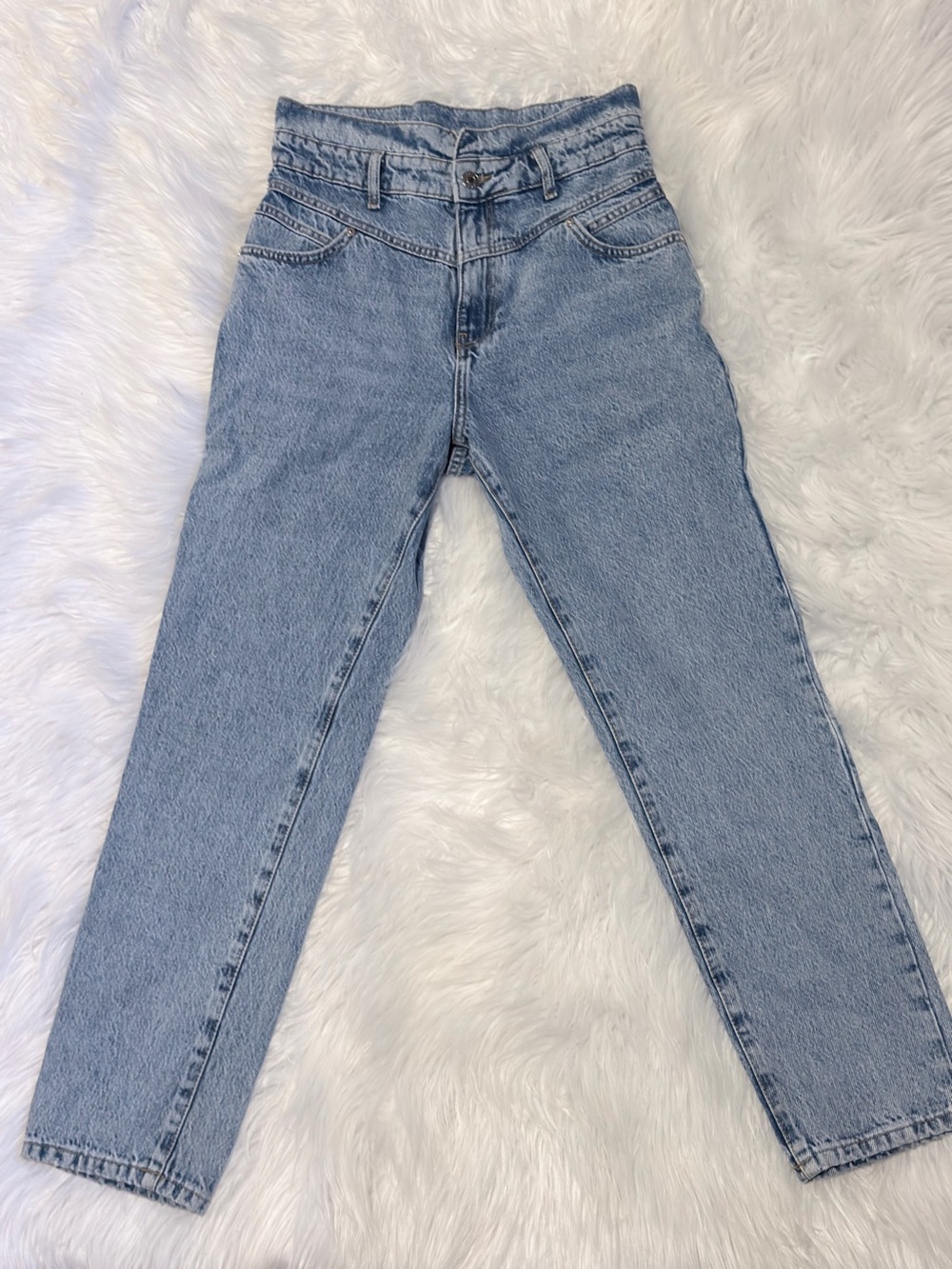 MNG Mango High-Waisted V-Yoke Front Jeans | Light Wash Vintage Style Mom Jeans